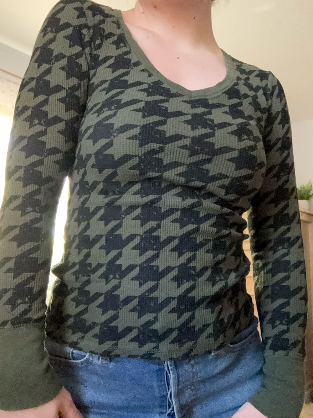 OP Long Sleeve Houndstooth Ribbed Scoop Neck Top - Olive/Black